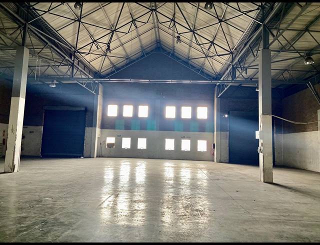 1,098M² WAREHOUSE TO LET IN PAULSHOF
